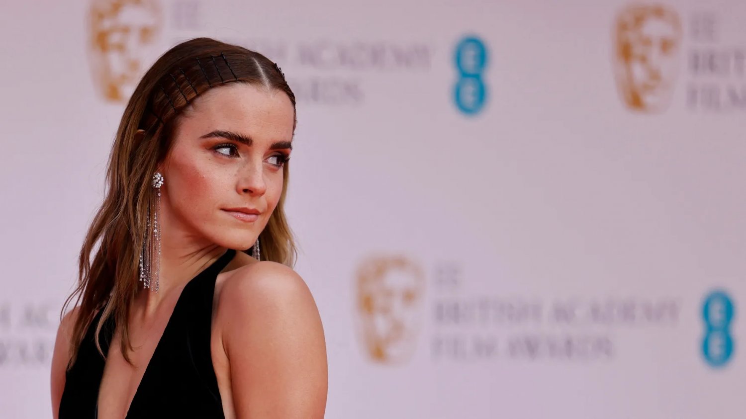 ogkwn9kX Emma Watson's face is so attractive that I had such an intense emmagasm that it made me tremble 05.jpg